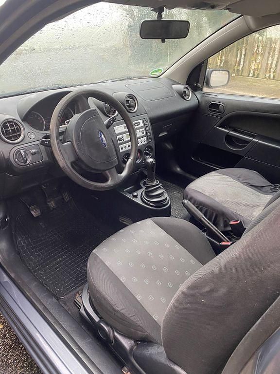 Gebraucht Ford Fiesta 80 PS (58 kW) 2005 Blau Limousine