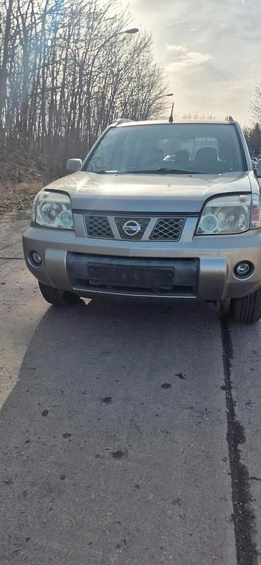 Gebraucht Nissan X-Trail 135 PS (99 kW) 2004 Silber SUV