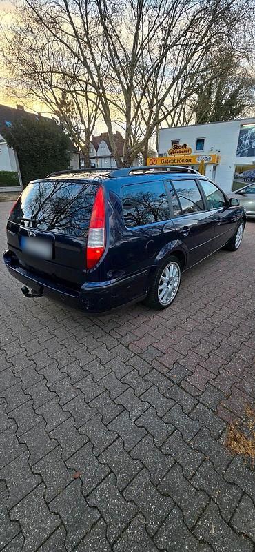 Gebraucht Ford Mondeo 125 PS (91 kW) 2001 Blau Kombi