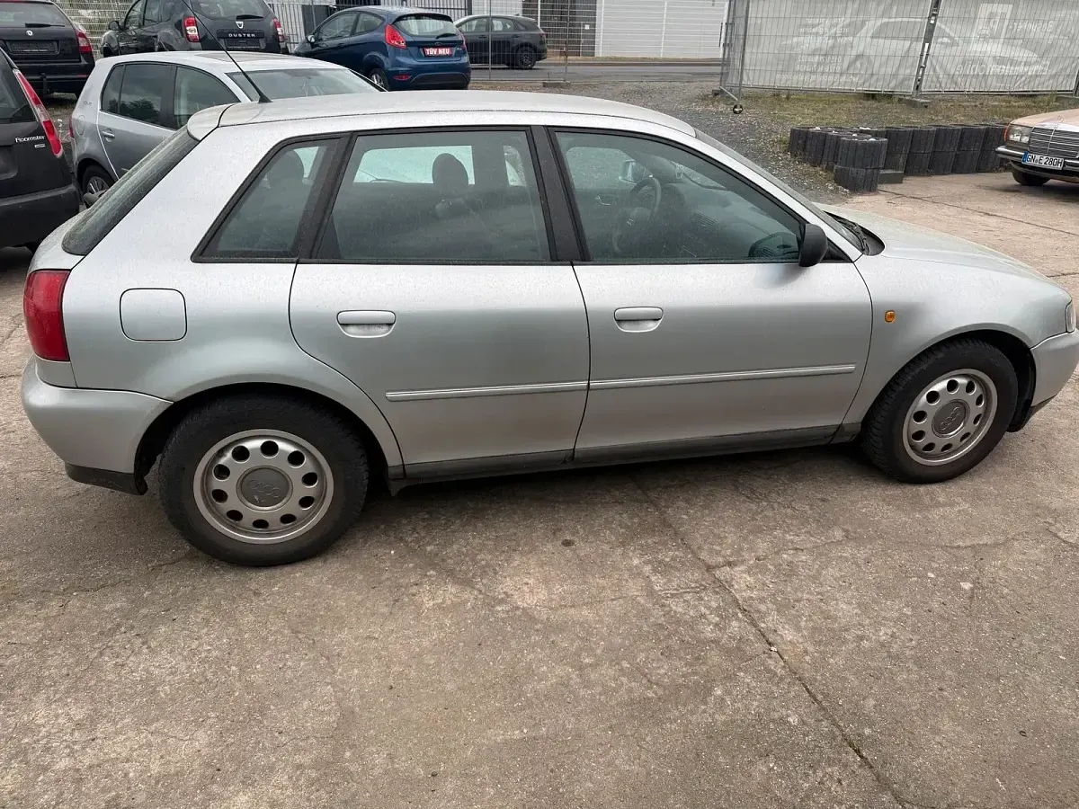 Używany Audi A3 100 KM (73 kW) 2000 Srebrny Hatchback