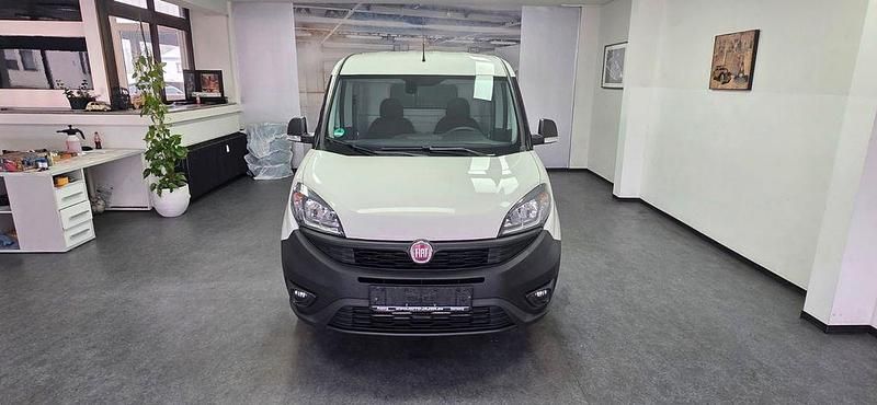 Gebraucht Fiat Doblò 101 PS (74 kW) 2023 Weiß Van / Kleinbus