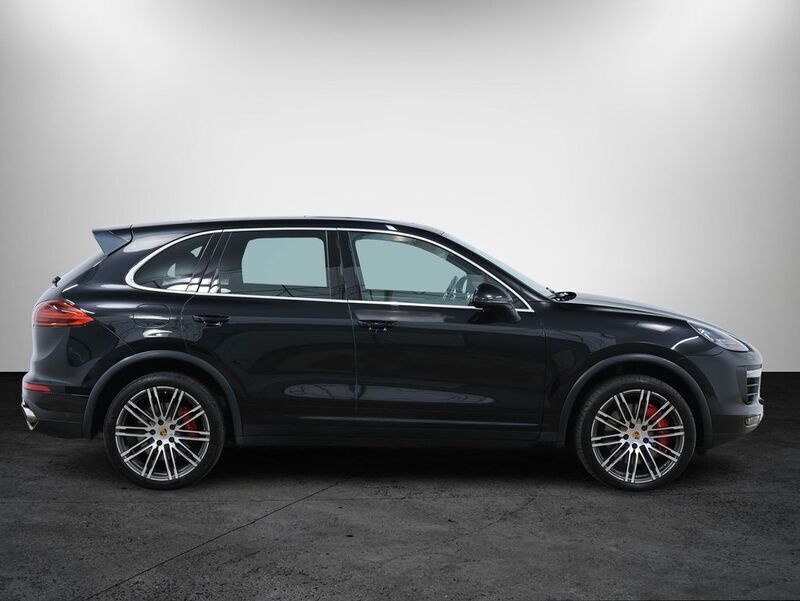 Gebraucht Porsche Cayenne Turbo 519 PS (381 kW) 2015 Schwarz SUV