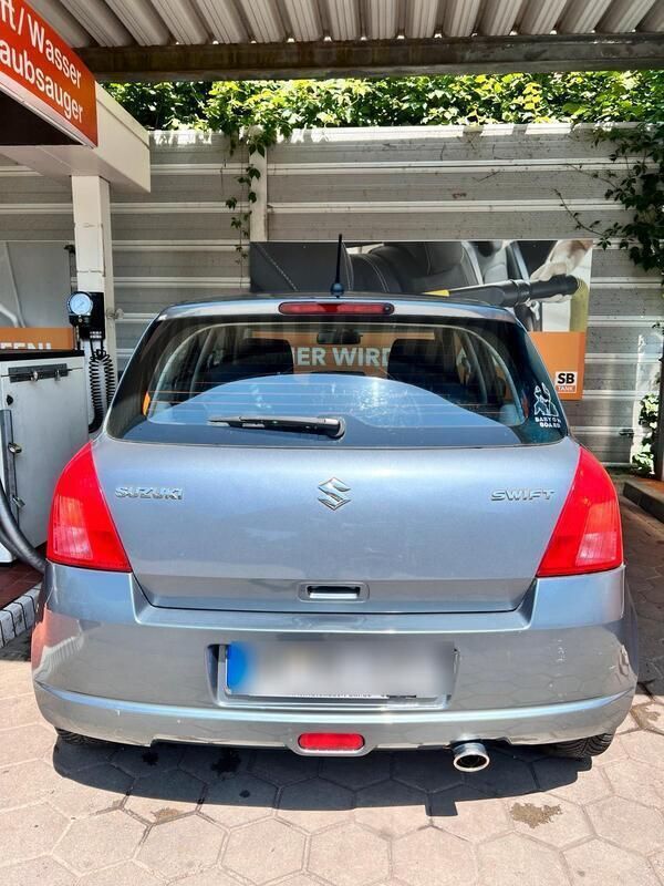 Grau Gebraucht 2007 Suzuki Swift Kleinwagen | 2.500 € - Bild 1/4