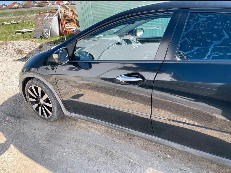 Schwarz Gebraucht 2006 Honda Civic Comfort Limousine | 3.300 € (Teuer) - Bild 1/4