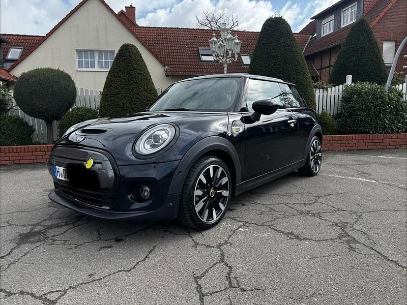 Gebraucht Mini Cooper SE 135 kW (184 PS) 2020 Schwarz Kleinwagen