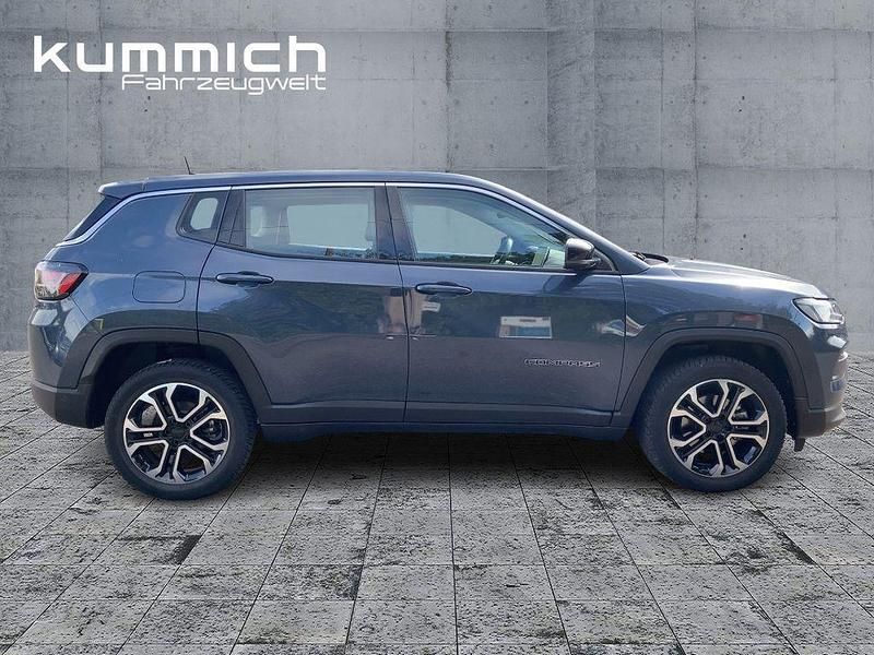 Gebraucht Jeep Compass Altitude 131 PS (96 kW) 2024 Blau SUV