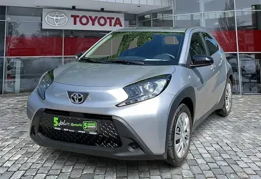 Gebraucht Toyota Aygo X Play 72 PS (52 kW) 2022 Silber SUV