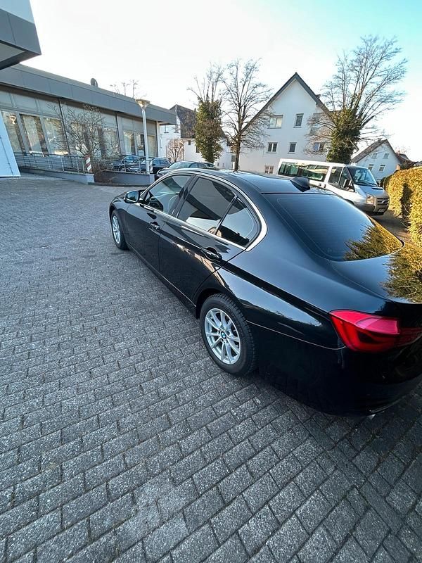 Gebraucht BMW 320 Luxury Line 190 PS (139 kW) 2017 Schwarz Limousine