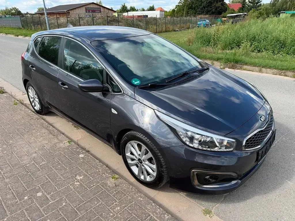 Gebraucht Kia Ceed 99 PS (72 kW) 2017 Grau Kleinwagen