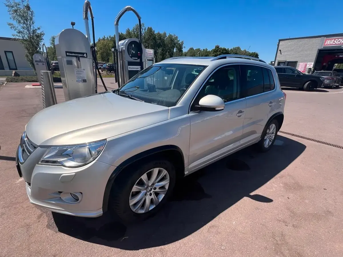 Gebraucht VW Tiguan 140 PS (102 kW) 2010 Gold SUV