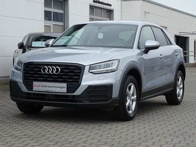 Silber Gebraucht 2019 Audi Q2 Comfort SUV | 17.445 € (Fairer Preis) - Bild 1/4