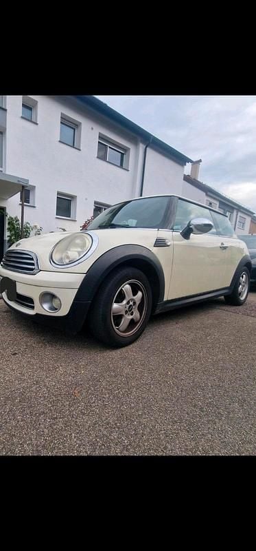 Weiß Gebraucht 2009 Mini ONE Kleinwagen | 3.000 € (Guter Preis) - Bild 1/4