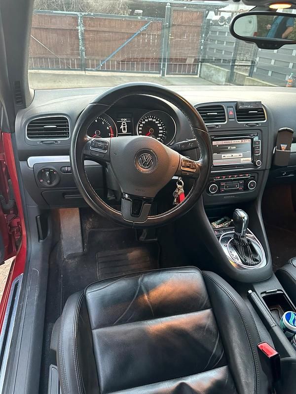 Gebraucht VW Golf Cabriolet 122 PS (89 kW) 2012 Rot Cabrio