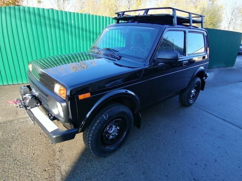 Schwarz Neu 2025 Lada niva SUV | 26.390 € - Bild 1/4