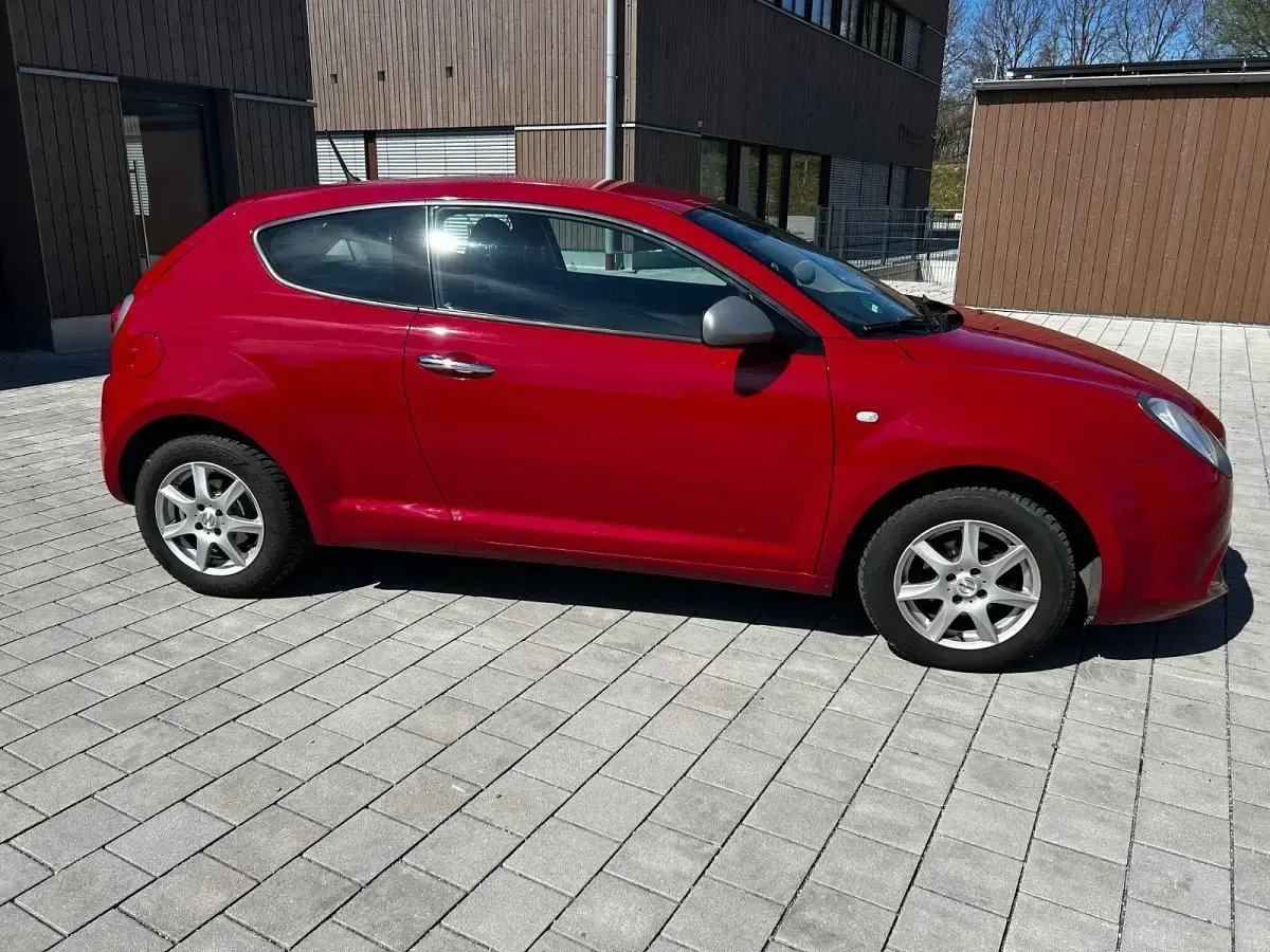 Gebraucht Alfa Romeo MiTo Turismo 77 PS (56 kW) 2012 Rot Kleinwagen