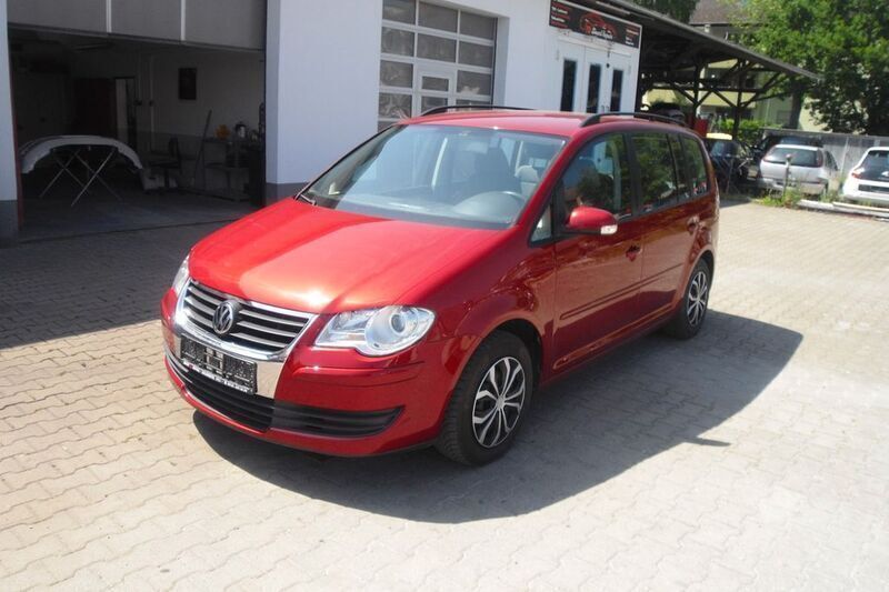 Gebraucht VW Touran Trendline 140 PS (102 kW) 2007 Rot Van / Kleinbus
