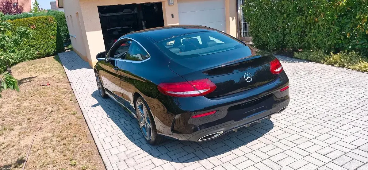 Gebraucht Mercedes C180 156 PS (114 kW) 2016 Schwarz Coupé