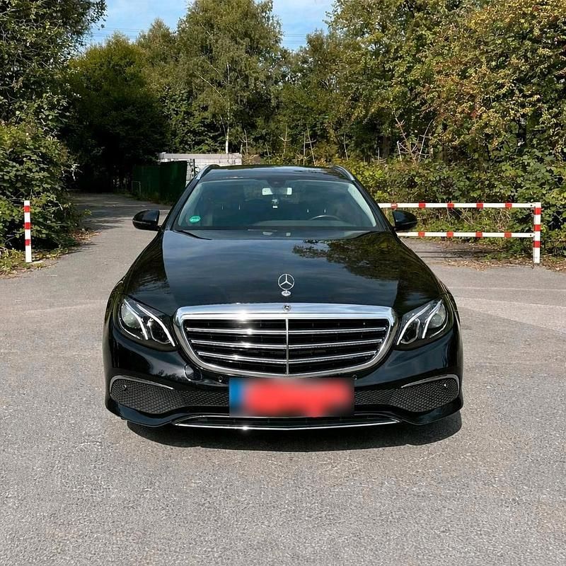 Gebraucht Mercedes E200 184 PS (135 kW) 2018 Schwarz Kombi