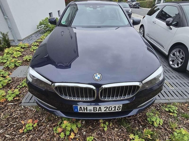 Blau Gebraucht 2020 BMW 520 Limousine | 27.000 € (Fairer Preis) - Bild 1/4
