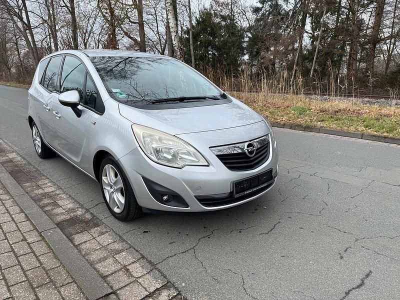 Gebraucht Opel Meriva 110 PS (80 kW) 2011 Silber Van / Kleinbus