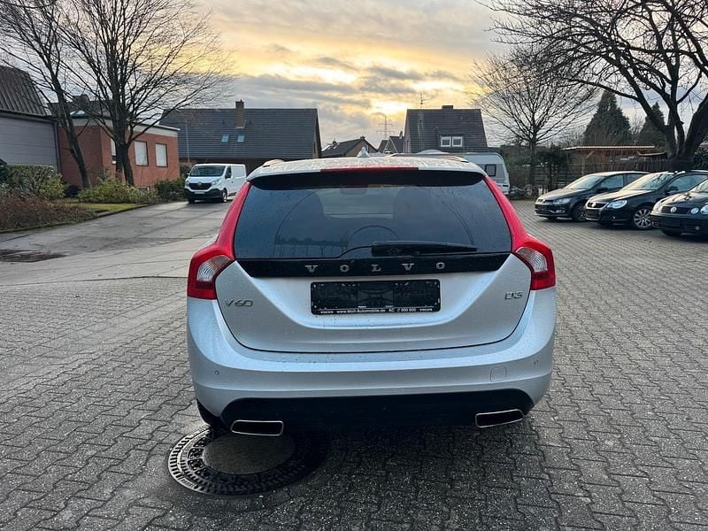 Gebraucht Volvo V60 Kinetic 150 PS (110 kW) 2017 Silber Kombi