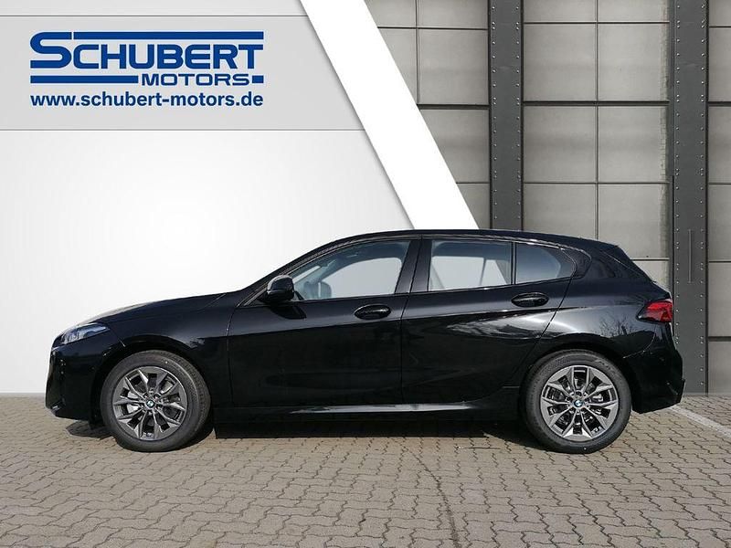 Neu BMW 116 122 PS (89 kW) 2026 Cape york grün Kleinwagen