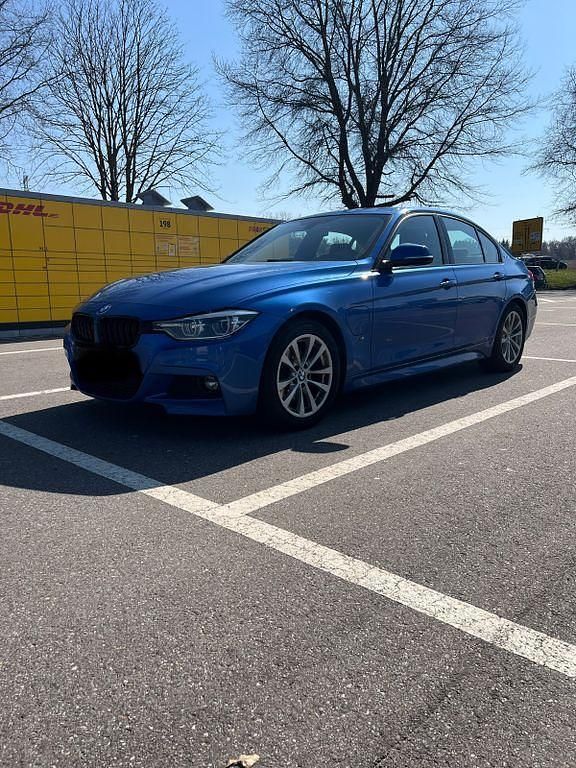 Gebraucht BMW 330e M Sport 252 PS (185 kW) 2016 Blau Limousine