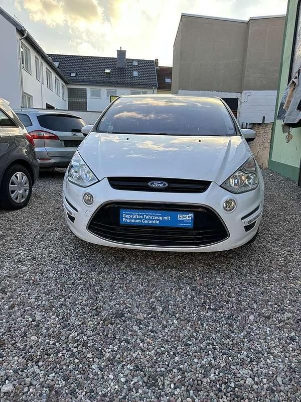Second-hand Ford S-MAX Titanium 203 CP (149 kW) 2013 Alb Monovolum