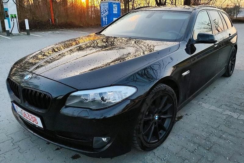 Gebraucht BMW 530 300 PS (220 kW) 2011 Schwarz Kombi