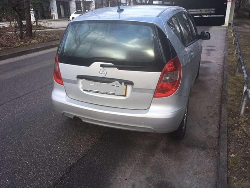 Gebraucht Mercedes A180 Edition 109 PS (80 kW) 2010 Silber Limousine