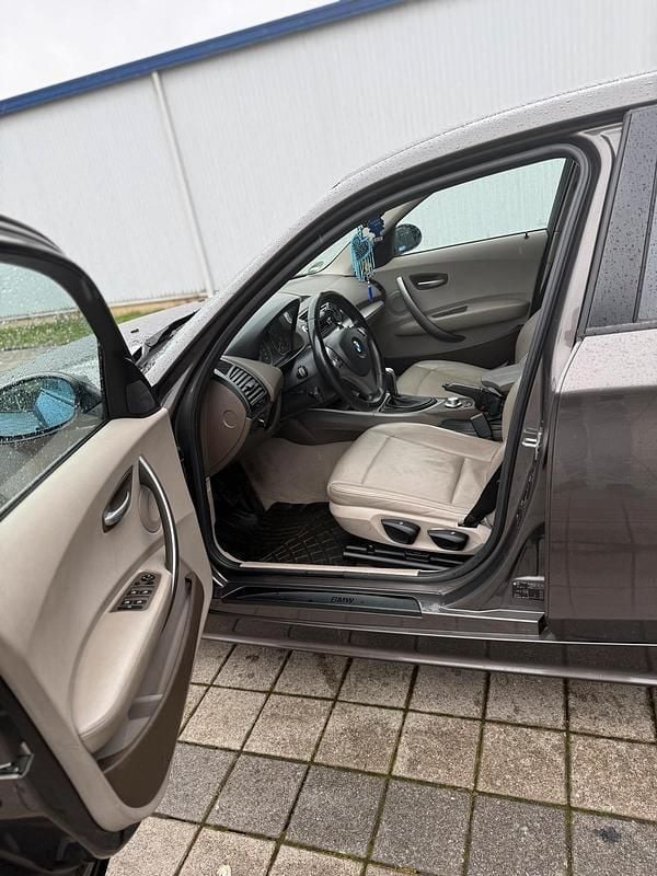 Gebraucht BMW 120 163 PS (119 kW) 2005 Braun Kleinwagen