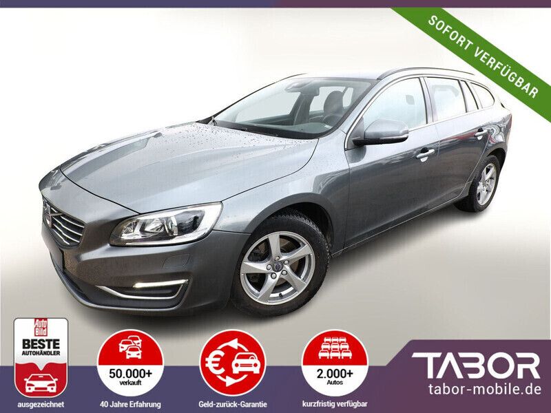 Grau Gebraucht 2018 Volvo V60 Momentum Kombi | 18.788 € (Fairer Preis) - Bild 1/4