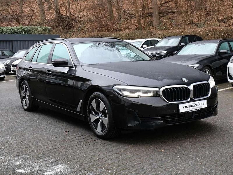 Gebraucht BMW 520 190 PS (139 kW) 2023 Schwarz ii Kombi