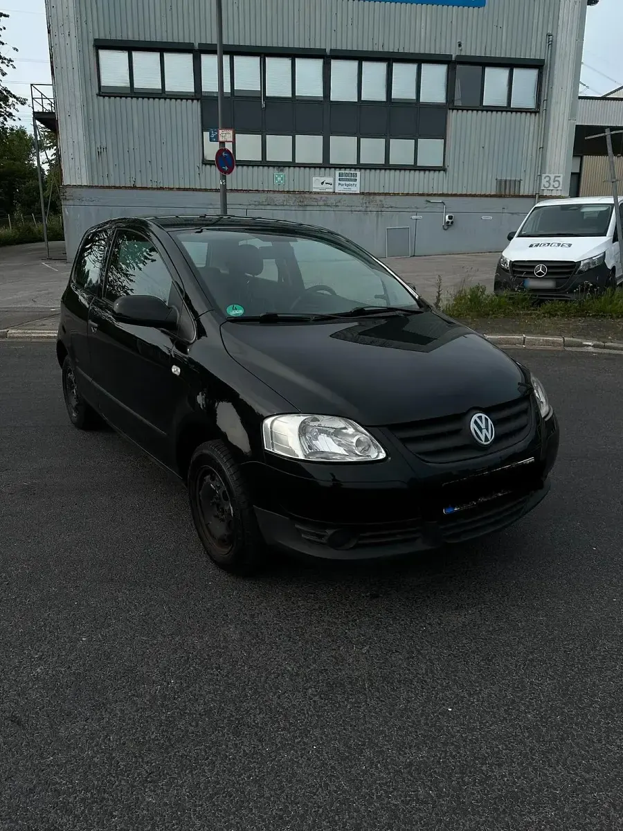 Gebraucht VW Fox 70 PS (51 kW) 2008 Schwarz Kleinwagen