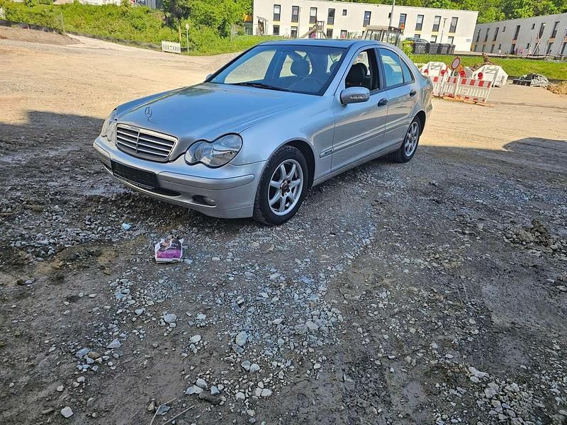 Gebraucht Mercedes C200 Elegance 163 PS (119 kW) 2000 Silber Limousine