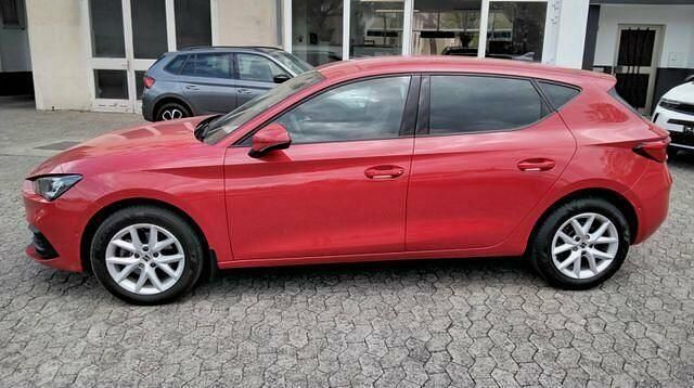 Gebraucht Seat Leon Style 110 PS (80 kW) 2021 Rot Limousine