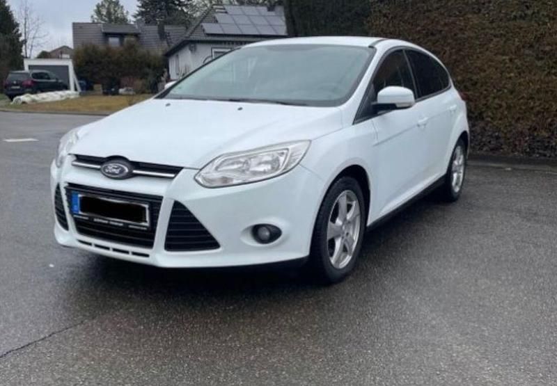 Gebraucht Ford Focus Titanium 125 PS (91 kW) 2011 Weiß Limousine
