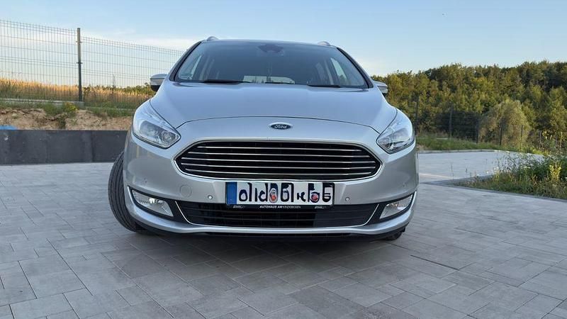 Silber Gebraucht 2017 Ford Galaxy Titanium Van / Kleinbus | 12.900 € (Fairer Preis) - Bild 1/4