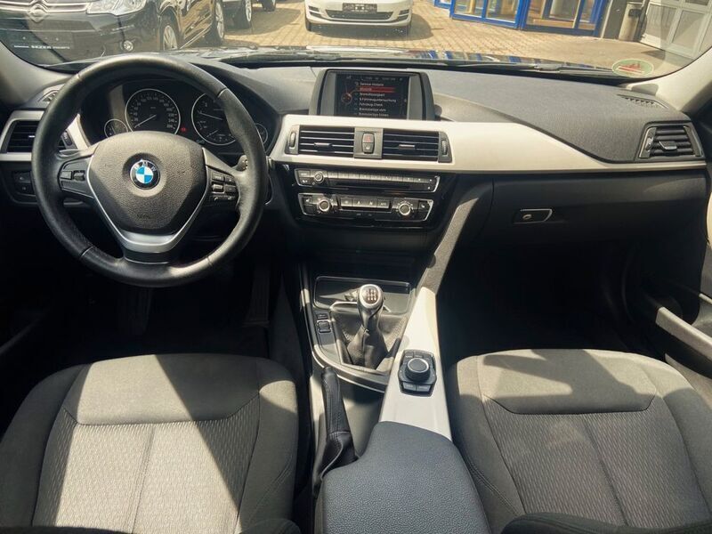 Gebraucht BMW 318 Luxury Line 136 PS (100 kW) 2016 Grau Kombi