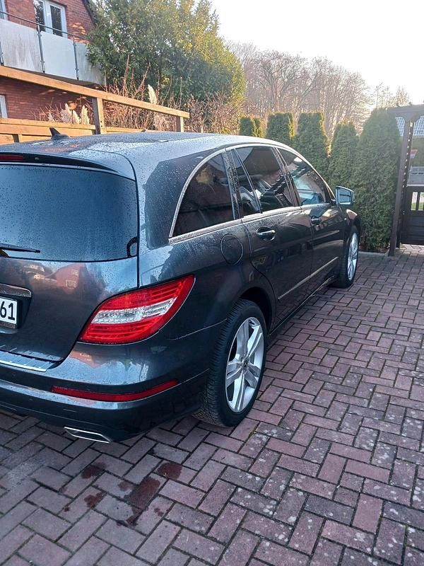 Gebraucht Mercedes R300 190 PS (139 kW) 2011 Grau Van / Kleinbus