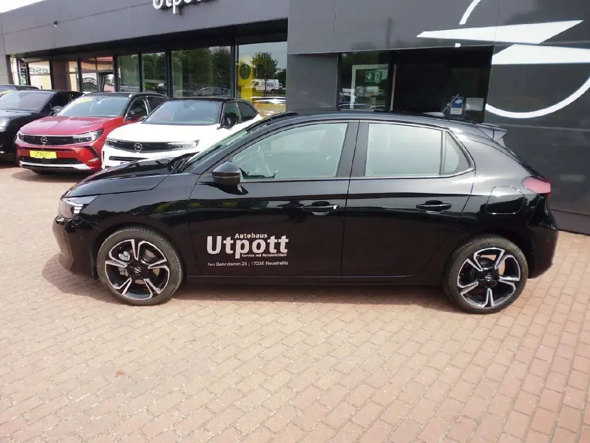 Gebraucht Opel Corsa 101 PS (74 kW) 2024 Lackierung schwarz perla nera/typ aussen (metallic) Kleinwagen