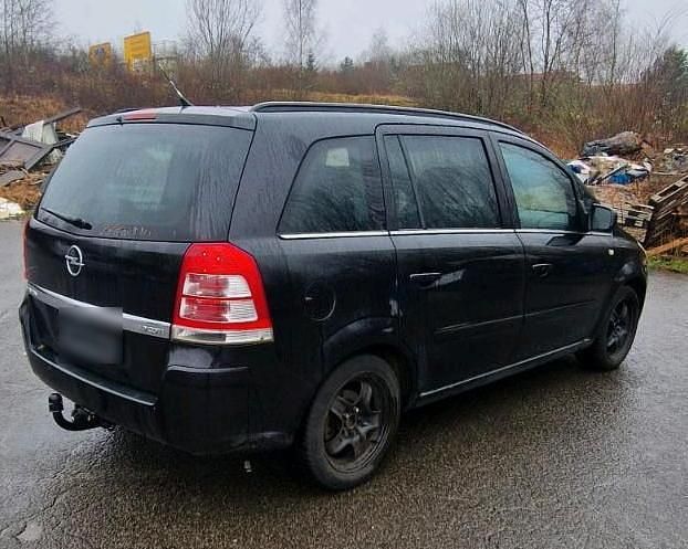Gebraucht Opel Zafira 120 PS (88 kW) 2010 Schwarz Van / Kleinbus