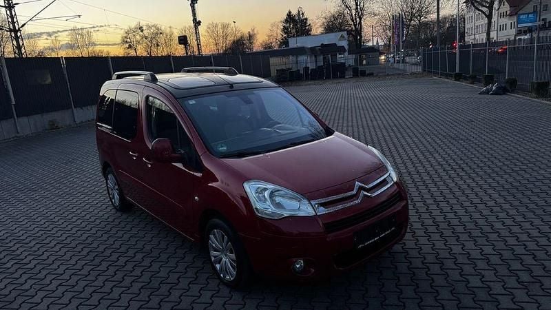 Second-hand Citroën Berlingo Exclusive 120 CP (88 kW) 2010 Roșu Monovolum