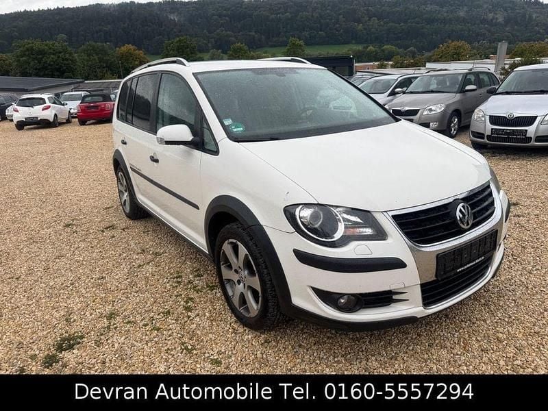 Weiß Gebraucht 2008 VW Touran Cross Van / Kleinbus | 3.999 € (Superpreis) - Bild 1/4