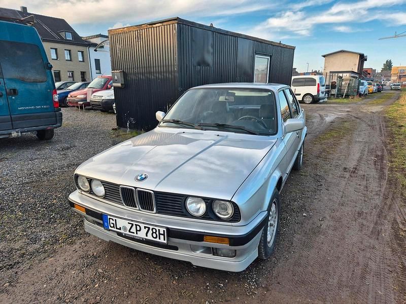 Gebraucht BMW 316 100 PS (73 kW) 1988 Grau Limousine