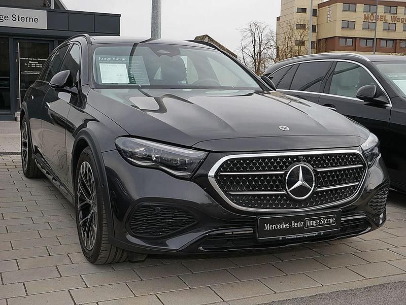 Gebraucht Mercedes E450 Avantgarde 367 PS (269 kW) 2023 Graphitgrau Kombi