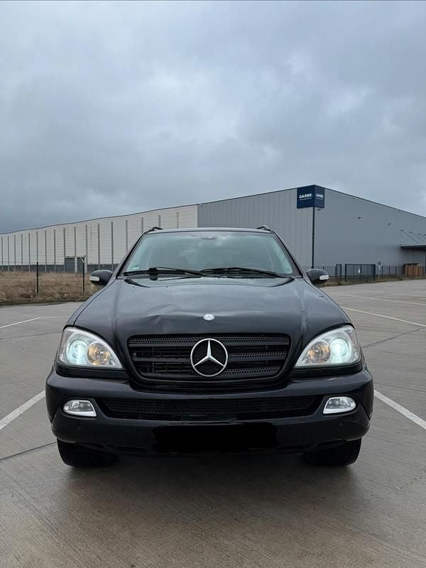 Schwarz Gebraucht 2004 Mercedes ML270 SUV | 3.150 € (Guter Preis) - Bild 1/4