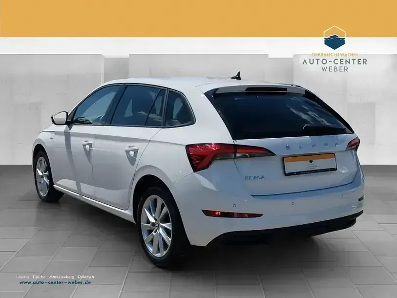 Gebraucht Skoda Scala Tour 110 PS (80 kW) 2023 Weiß Kleinwagen