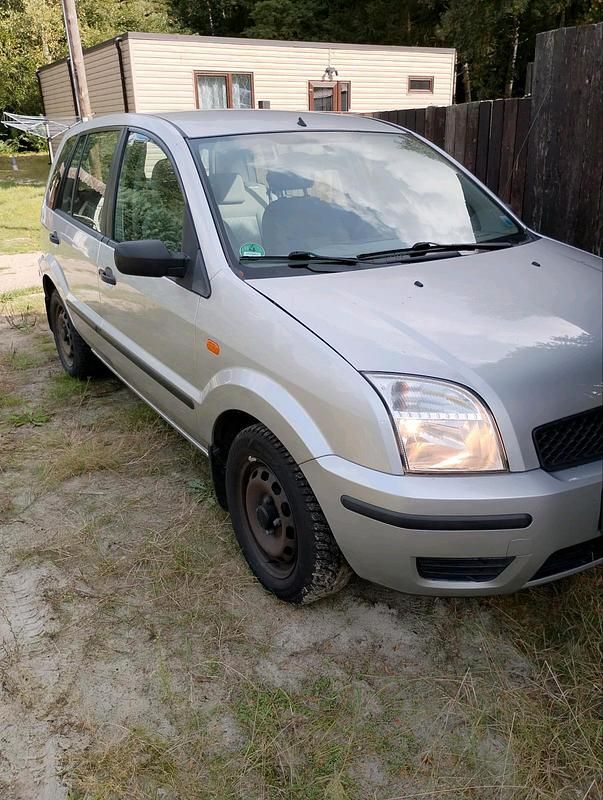 Grau Gebraucht 2005 Ford Fusion Kleinwagen | 1.200 € (Guter Preis) - Bild 1/4