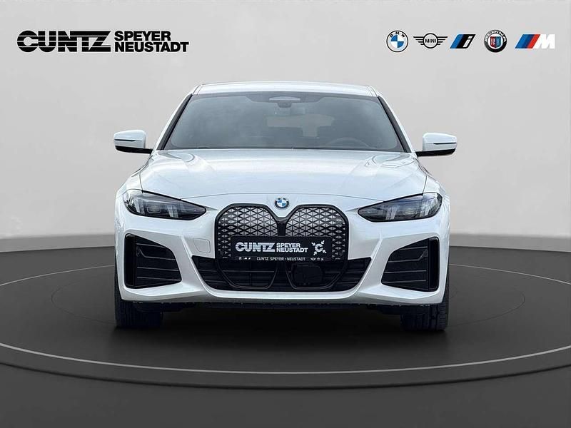 Gebraucht BMW i4 M Sport 294 kW (401 PS) 2026 Mineralweiß met. Limousine